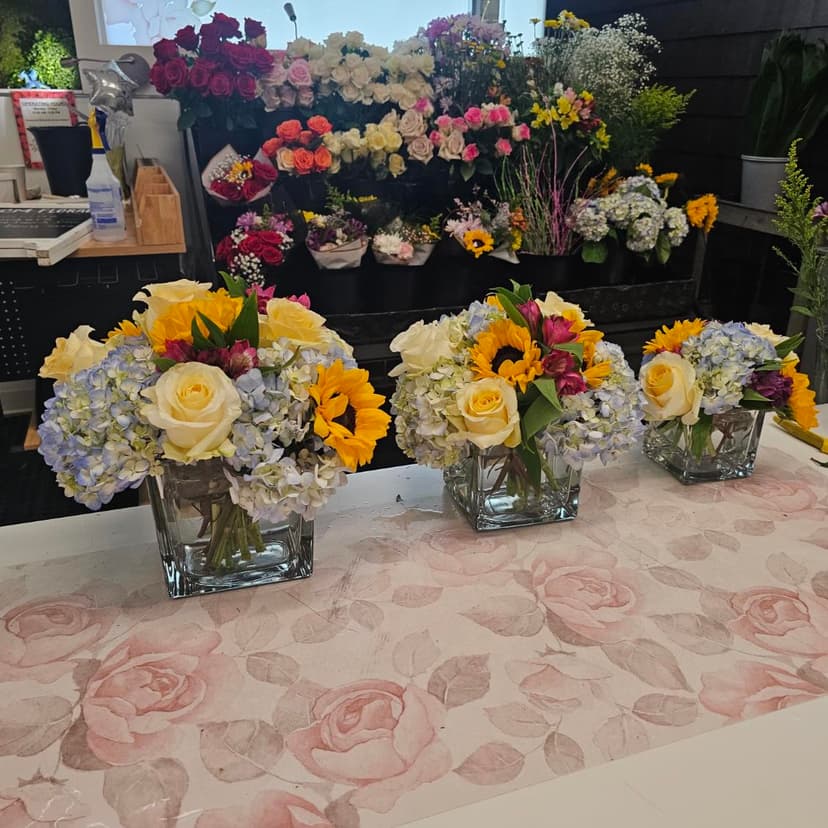 5 x 5 glass container arrangement
